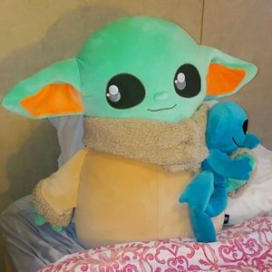 RARE Squishmallow Mandolorian and Creature